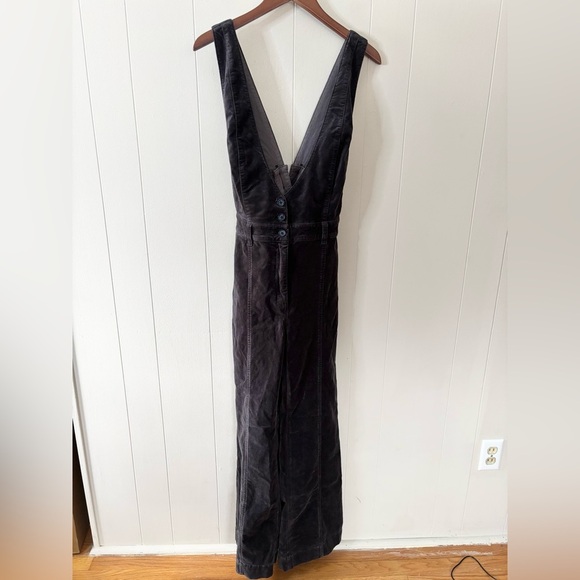 Pilcro and the Letterpress Anthropologie grey velvet flare overalls size 4 - Picture 6 of 10